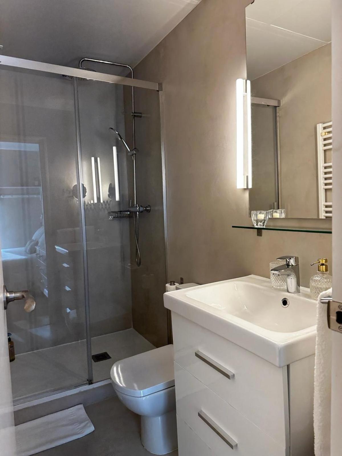 Petit Rossello Apartment Barcelona Ngoại thất bức ảnh