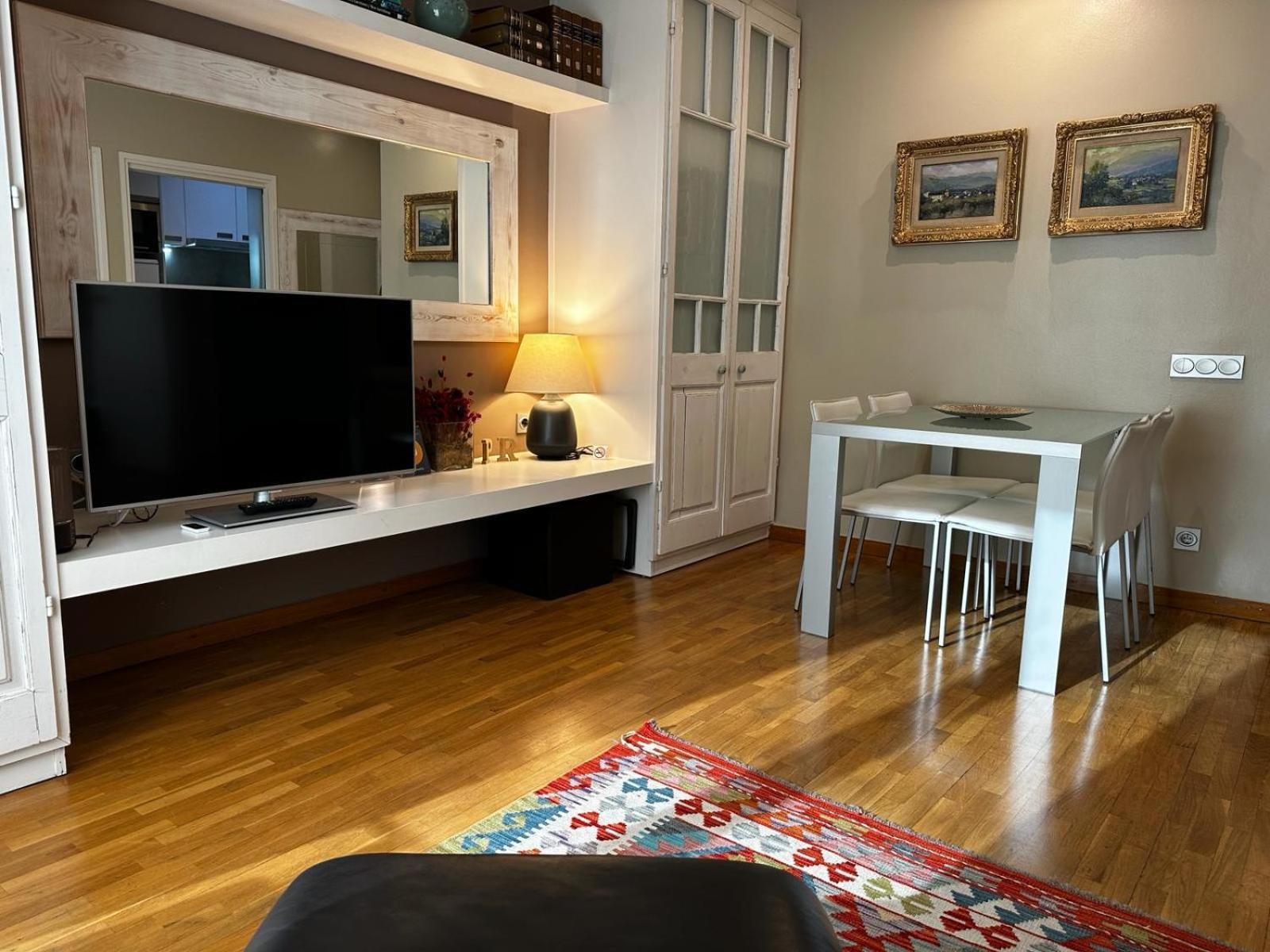 Petit Rossello Apartment Barcelona Ngoại thất bức ảnh